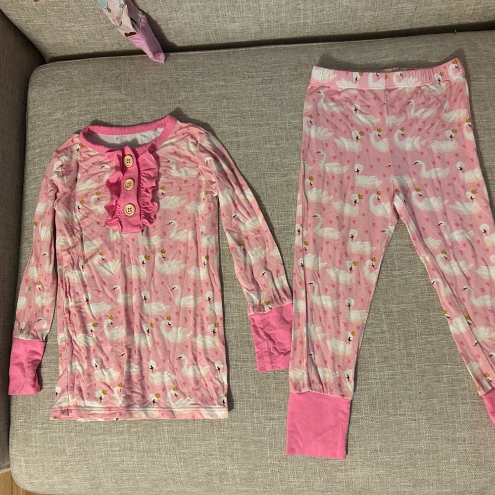 Little dreamers swan pajamas